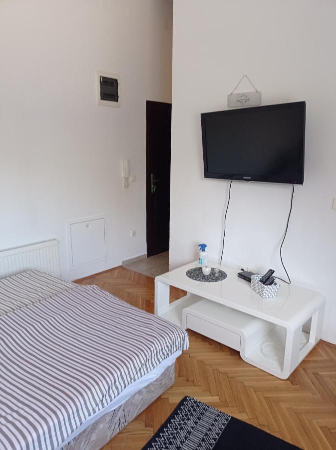 Donata Apartment Osijek Bagian luar foto